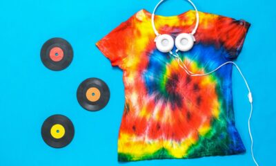 maglietta tie dye con arcobaleno